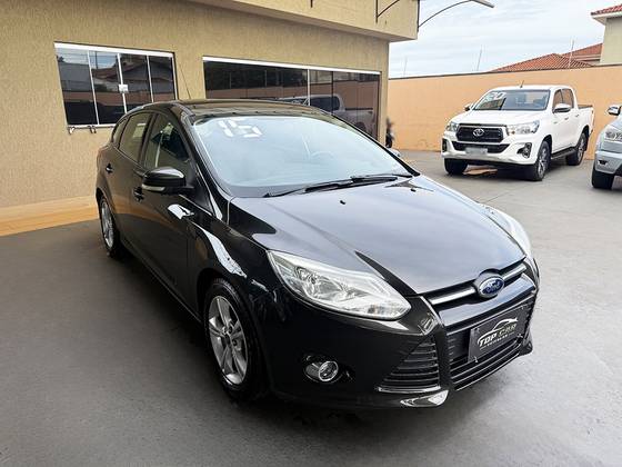 FORD FOCUS 1.6 S 16V FLEX 4P MANUAL FORD FOCUS 1.6 S 16V FLEX 4P MANUAL